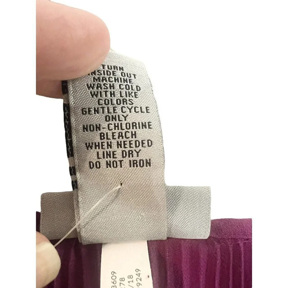 Catherine’s Top Size 1X 18 - 20 W Fuchsia Pink Micro Pleat Top Flutter Sleeves - Picture 7 of 11